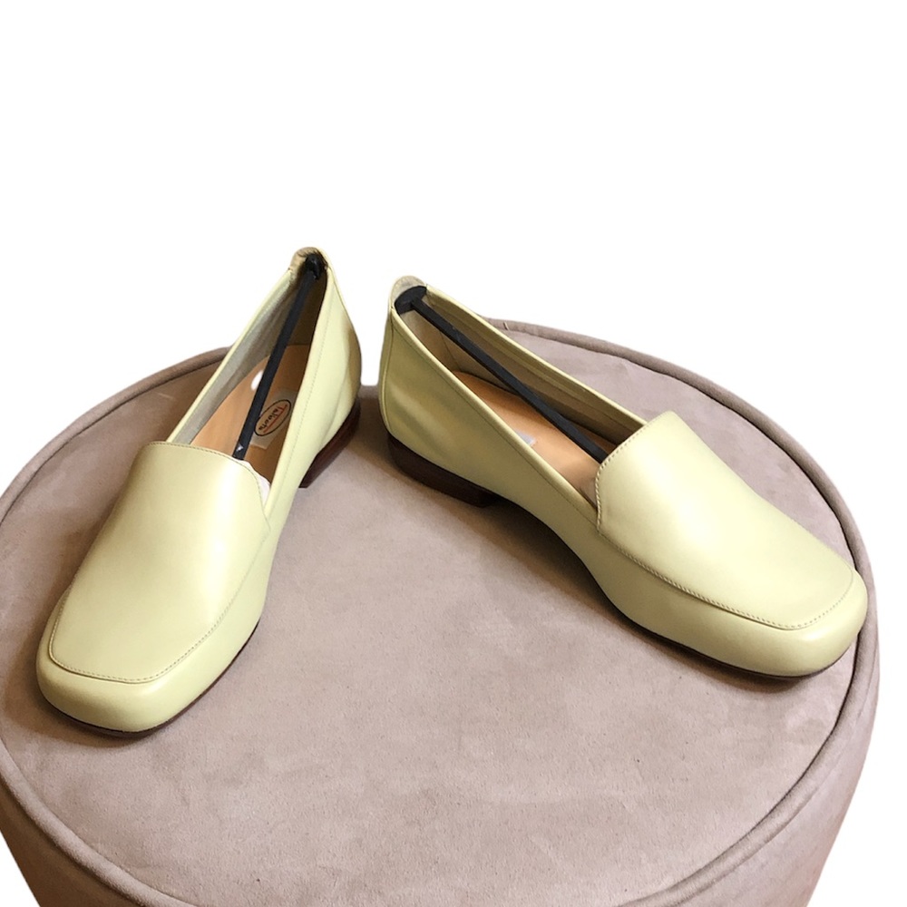 NEW without Tags. Size 10. Super Soft Leather TALBOTS light green Andy loafer